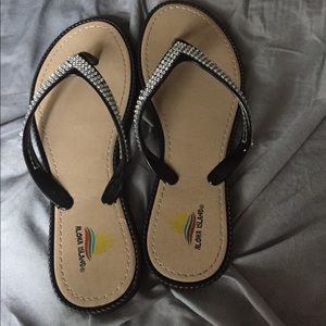 Brand new women sandals.